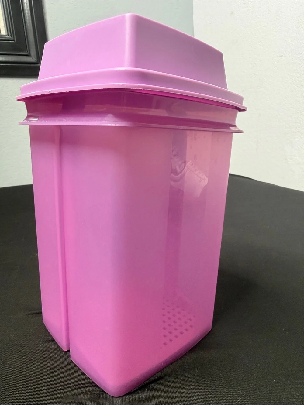 1997 Tupperware Purple pick a deli Plastic Container Set w/ Snap Lid